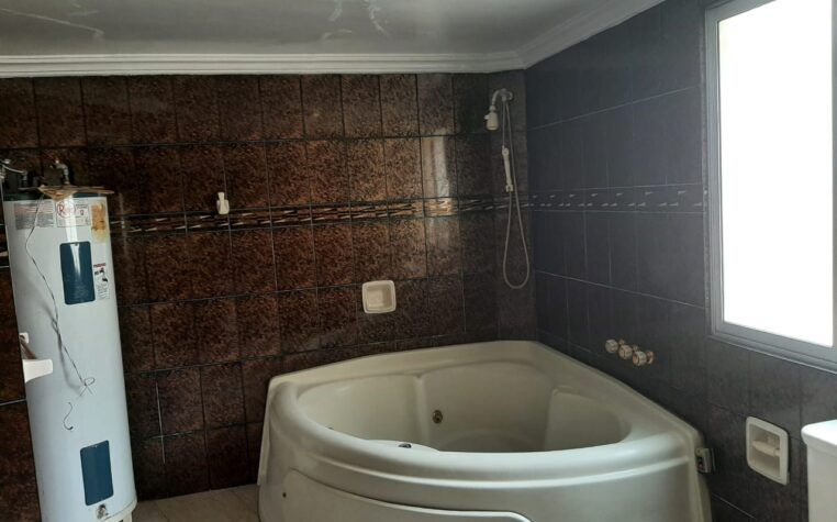 img_Jacuzzi-762x475.jpg